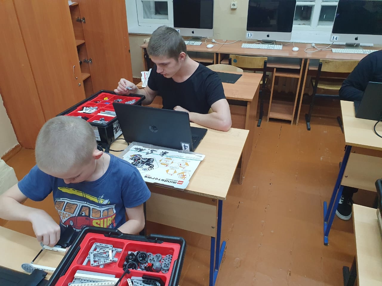 Занятия робототехникой..
